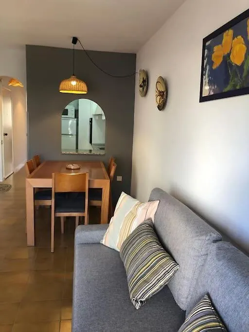 Pis a tocar de la platja amb wifi i parking inclòs Calafell Apartamento